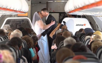 Cặp đôi tổ chức đám cưới trên máy bay