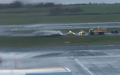 Máy bay của ông chủ CLB Liverpool trượt khỏi đường băng khi hạ cánh