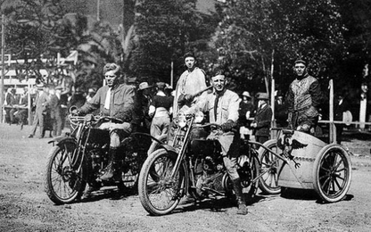 Motorcycle chariot Racing: Đường đua cho mô tô tái hiện chiến xa thời Trung Cổ