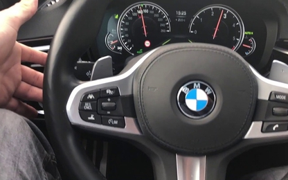 Công nghệ tự chuyển làn của xe BMW - người lái vẫn cần thao tác