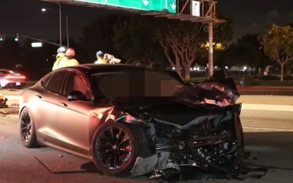Tesla Model S tự lái đâm Honda Civic khiến 2 người thiệt mạng