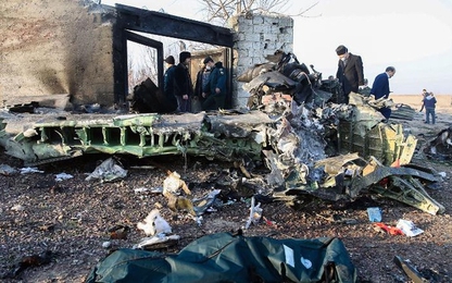 Ukraine không loại trừ máy bay chở 176 người rơi ở Iran do tên lửa