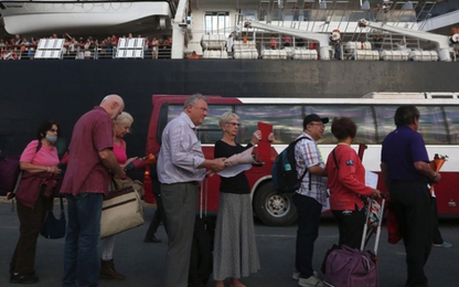 Malaysia cho 143 khách từ du thuyền cập cảng Campuchia về nước
