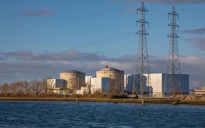 Pháp đóng cửa nhà máy hạt nhân, tăng năng lượng tái tạo
