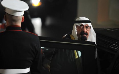 Giá dầu nhích lên sau khi nhà vua Saudi Arabia băng hà