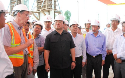 Phó Thủ tướng Hoàng Trung Hải thị sát các công trình kết nối Mekong