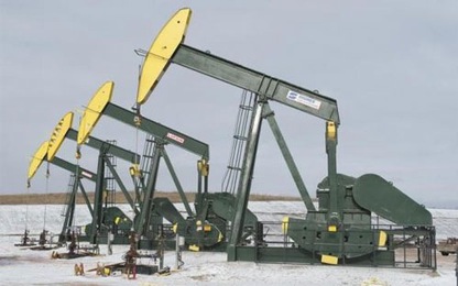 Giá dầu tăng mạnh nhờ giá USD giảm