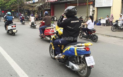 Xe Piaggio “mới tinh” xuất hiện trên đường phố Hà Nội