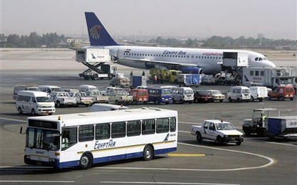 Lương “bèo bọt”, hàng trăm phi công Egypt Air đồng loạt thôi việc