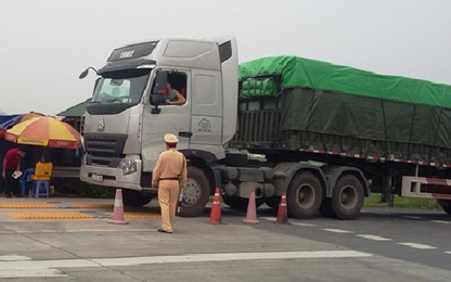 Xe đông lạnh quá tải hoành hành trên cao tốc Nội Bài-Lào Cai