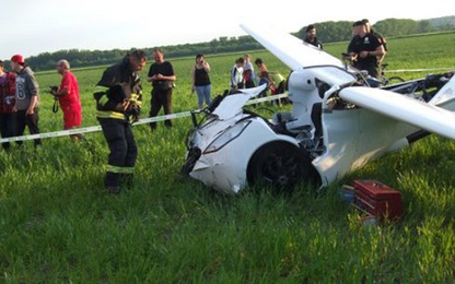 Xe hơi bay gặp tai nạn trong thử nghiệm
