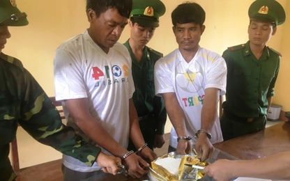 Gia Lai: Bắt giữ hai đối tượng người Campuchia vận chuyển ma túy đá