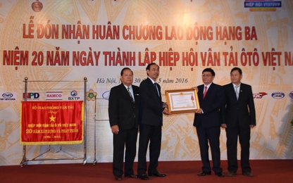 Hiệp hội Vận tải Ô tô VN đón nhận Huân chương Lao động Hạng 3