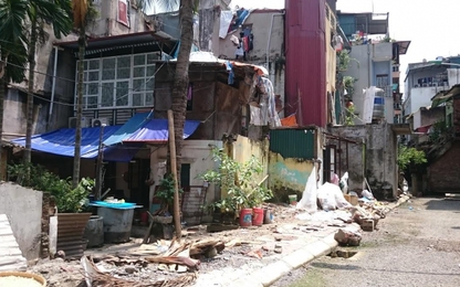 UBND phường lên tiếng vụ vỉa hè "cong mềm mại" ở phố Sơn Tây