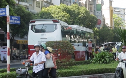 Văn phòng Chính phủ "thúc đốc" TP.Hồ Chí Minh xử lý xe dù, bến lậu