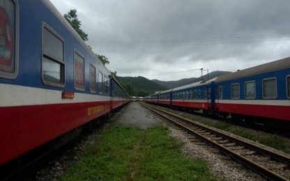 Tuyến đường sắt Bắc-Nam: 4.000 hành khách bị lỡ chuyến do bão số 2