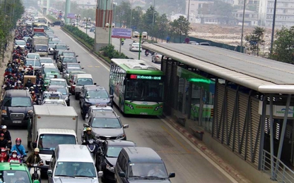 Lý do khiến tuyến buýt BRT quá tải trong giờ cao điểm