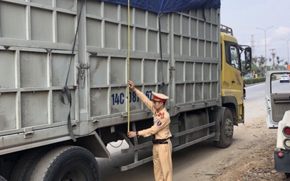 CSGT Quảng Ninh ‘bắt mạch, bốc thuốc’ trị hàng loạt xe quá tải ‘nhờn luật’