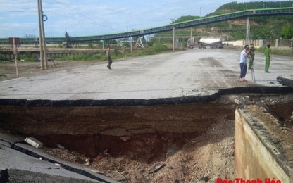 Thanh Hoá: Mặt đường sát lở do mưa bão, 4 người thương vong