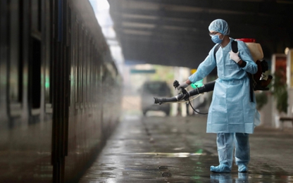 100% các tàu tại ga Hà Nội đều được phun khử trùng chống dịch nCoV