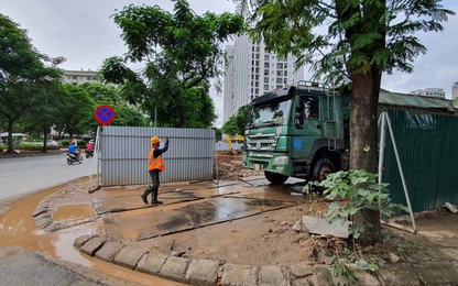 Hà Nội: 'Thót tim' nhìn 'hung thần' xe tải chở bùn đất gây mất ATGT
