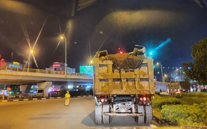 'Sờ gáy' hàng loạt ôtô tải, xe bồn vào đường cấm ở Hà Nội