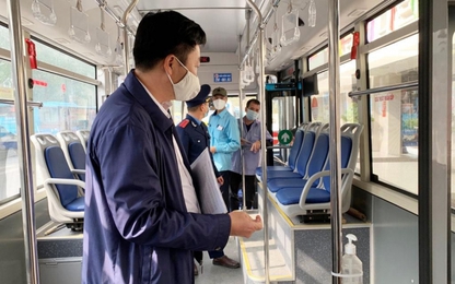 Hà Nội: Phòng chống dịch, siết chặt kiểm tra hành khách ngay từ bến xe