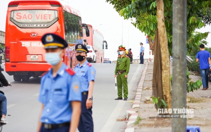 Thanh tra, Cảnh sát dựng 'hàng rào người' phân luồng phục vụ người dân về quê nghỉ lễ
