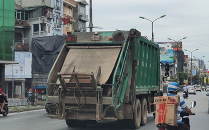Hà Nội: Xe vận chuyển rác hoạt động giờ cấm, dân bất an