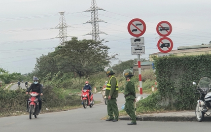 Công an huyện Thanh Trì trực chốt, xử lý xe ôtô đi vào đường cấm sau phản ánh của Tạp chí GTVT