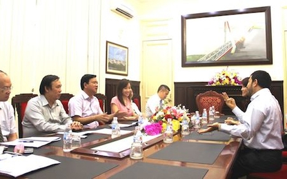 Bộ trưởng Đinh La Thăng tiếp Đại sứ Oman tại Việt Nam