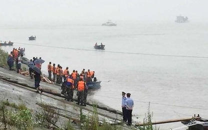 Chìm tàu ở Trung Quốc: 5 nạn nhân còn sống