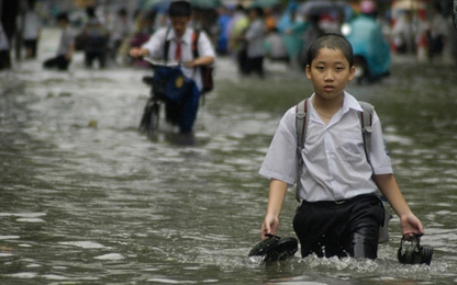 Hà Nội chỉ đạo đối phó với mưa lũ đảm bảo cho năm học mới