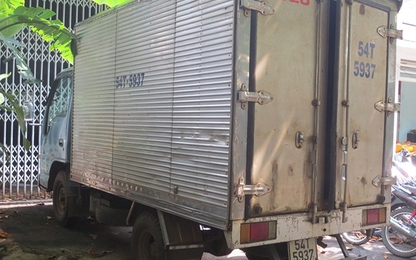 Giấu xe đua trong thùng ôtô tải, hối lộ CSGT gần 5 triệu
