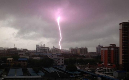 Bão lũ càn quét châu Á, châu Âu, châu Mỹ