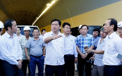 Bộ trưởng Đinh La Thăng kiểm tra QL1 Thừa Thiên-Huế trước ngày thông xe