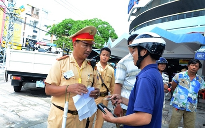 Tân bí thư Đà Nẵng 'vi hành' kiểm tra cảnh sát giao thông