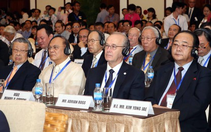 Các quan chức chính phủ cấp cao của 11 nước ký "Thỏa thuận Đà Nẵng"
