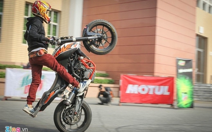Chiêm ngưỡng những pha biểu diễn mô tô mạo hiểm tại Hà Nội