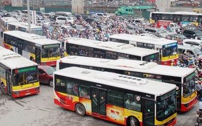 Xe buýt phải cạnh tranh với 2.000 xe máy, 140 ô tô trên mỗi km