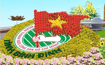 Đi thăm vườn hoa Tết "Trường Sa-Hoàng Sa là của Việt Nam"