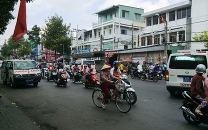 Đoàn xe cứu thương chở hơn 300 bệnh nhi gây hoang mang