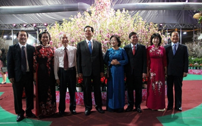 TP HCM: Nguyên Thủ tướng Nguyễn Tấn Dũng dự khai mạc Hội hoa Anh đào