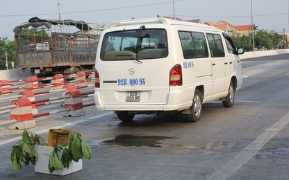Quảng Nam: Dân tưới xăng, dọa đốt xe tại trạm thu phí