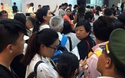 Phạt 10 triệu đồng, đình chỉ nhân viên sân bay Cam Ranh đánh hành khách