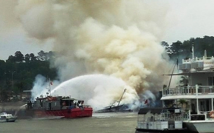 Cháy tàu du lịch ở Hạ Long: Thiệt hại 30 tỷ đồng