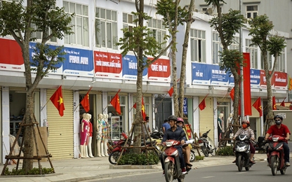 Tranh cãi gay gắt về "biển quảng cáo đồng bộ" trên đường Lê Trọng Tấn