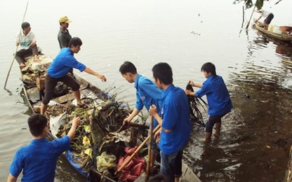 Nhiều lãnh đạo Hà Nội tham gia dọn vệ sinh sông Tô Lịch