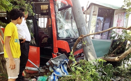 Sau vụ TNGT thảm khốc ở Bình Thuận, xe Phương Trang lại gặp tai nạn