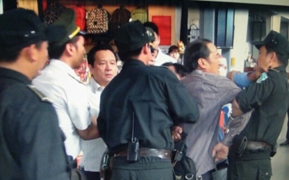 Hành khách lao đầu vào kính, tấn công nhân viên sân bay Đà Nẵng